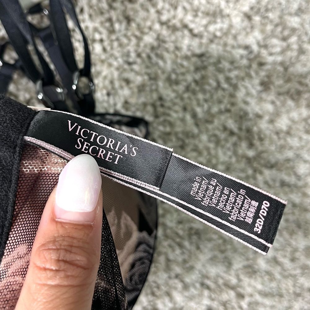 Victoria's Secret Black and Taupe Floral Strappy Longline Bra - Picture 5 of 5